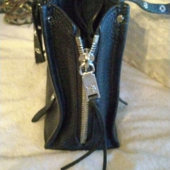 Henri Bendel   - Picture 4 of 13